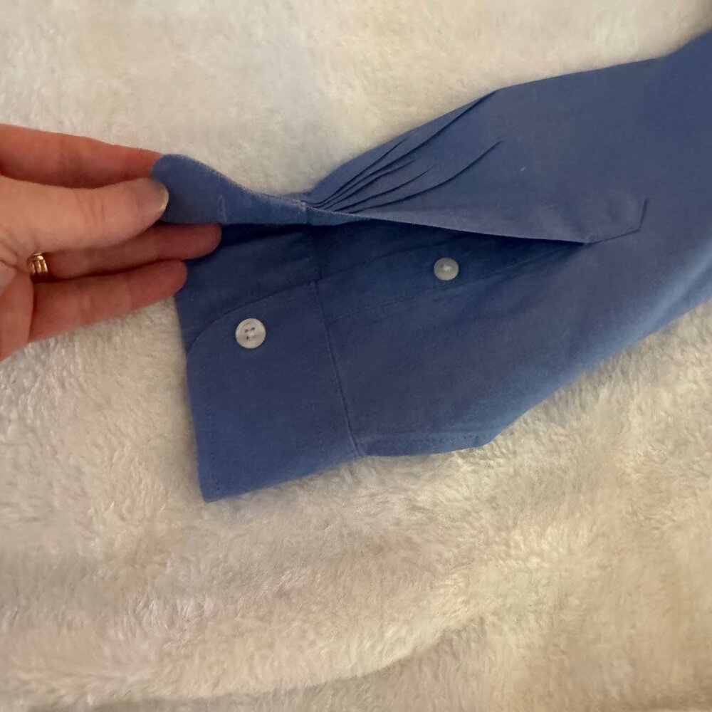 L.L. Bean Wrinkle Resistant Blue Cotton Long Sleeve Button Down Blouse Size L - Picture 4 of 16